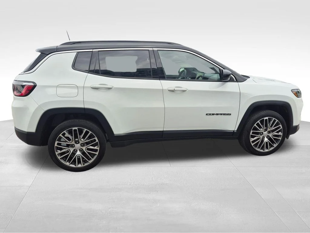 Used 2023 White Jeep Limited image 10