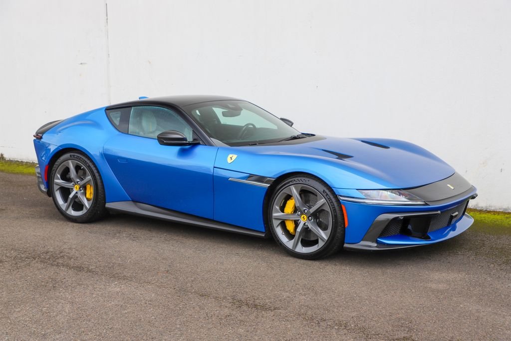 2025 Ferrari 12Cilindri Base