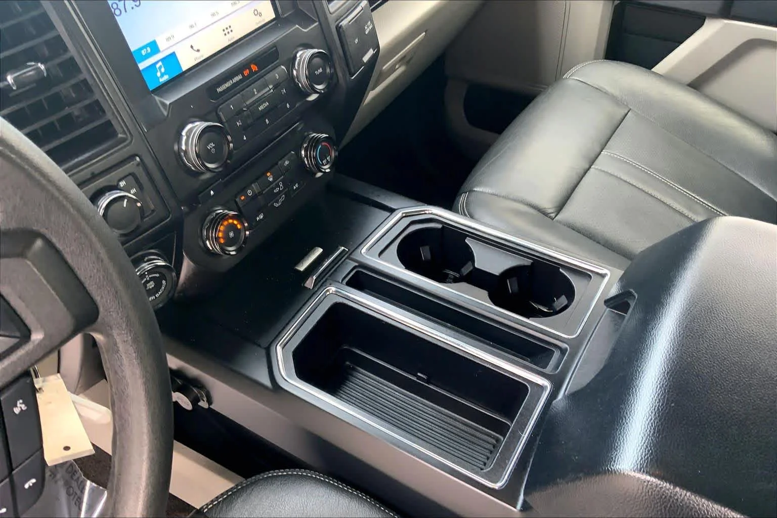 Used 2018 Oxford White Ford XL image 17