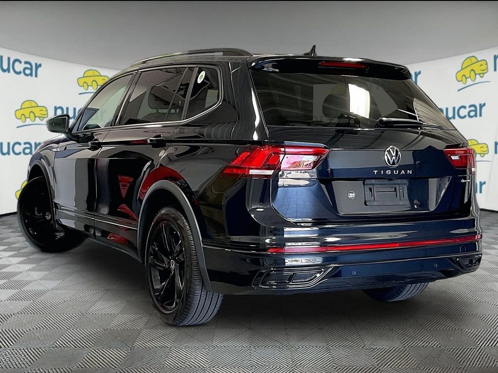 Used 2024 Black Volkswagen 2.0T SE R-Line Black image 4
