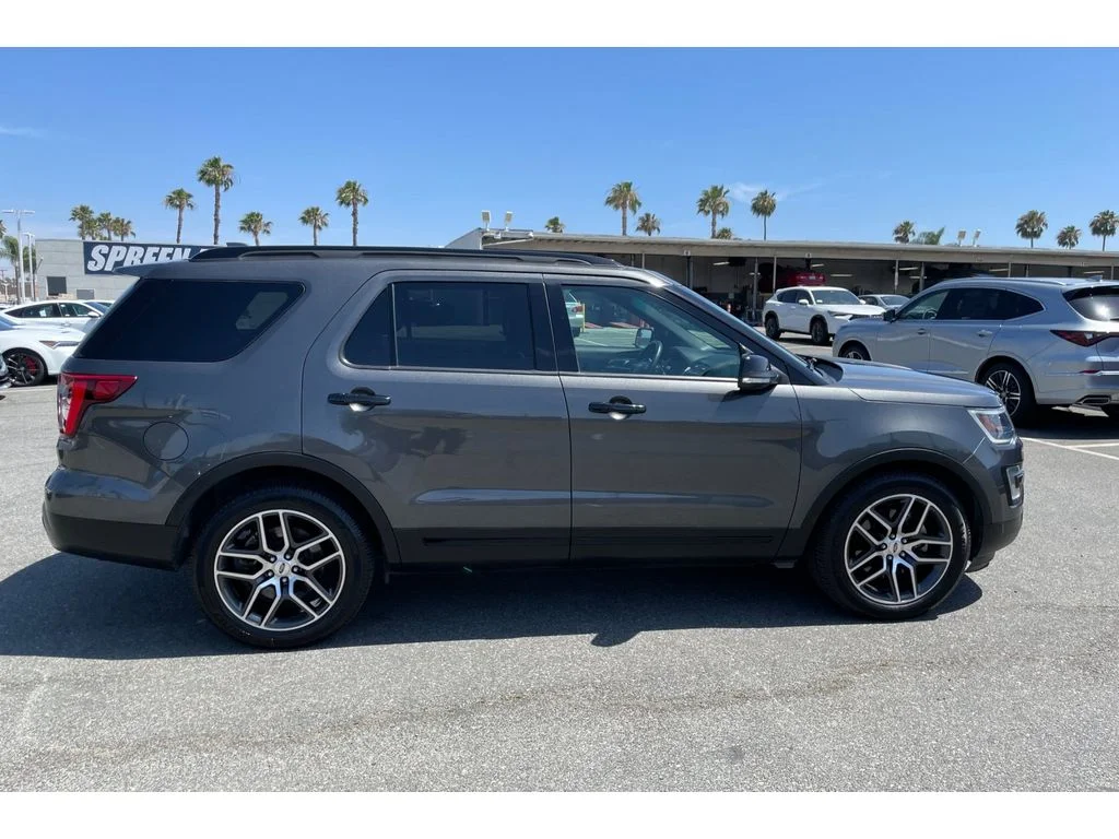 Used 2017 Magnetic Metallic Ford Sport image 6