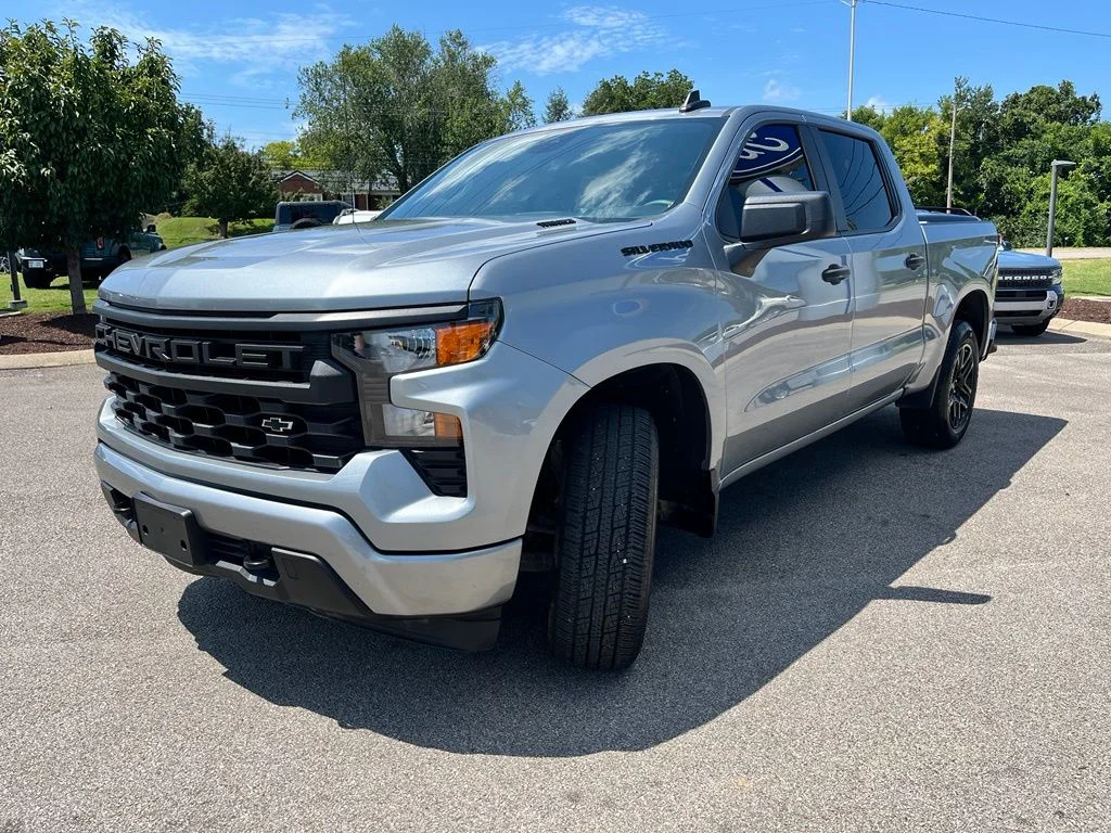 Used 2025 Gray Chevrolet Custom image 3