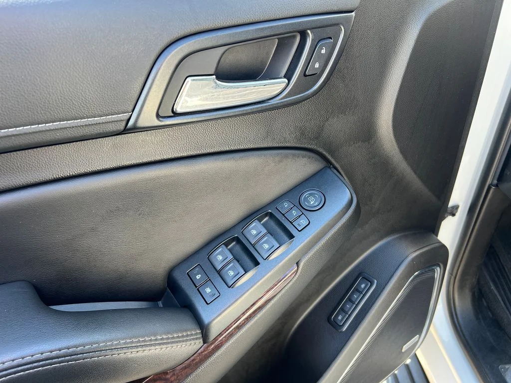 Used 2019 White GMC SLT image 22