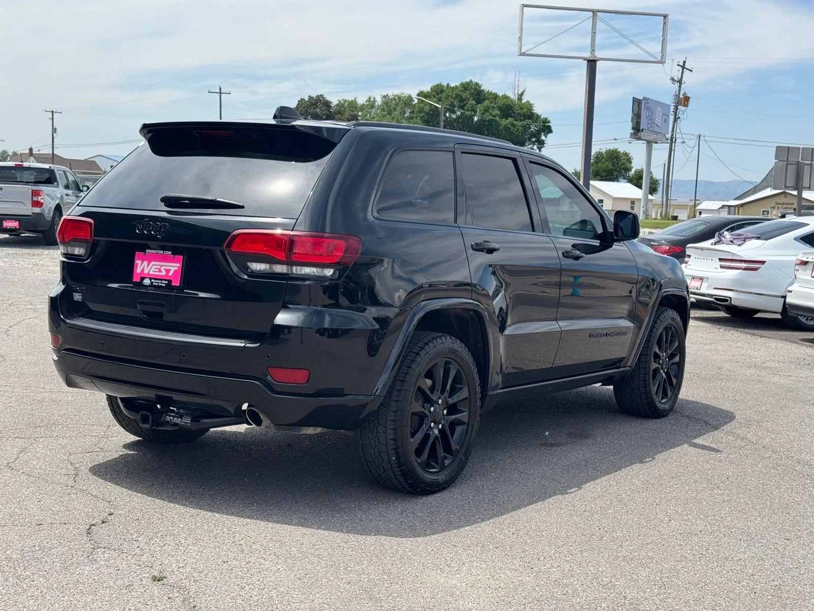Used 2020 Black Jeep Altitude image 6