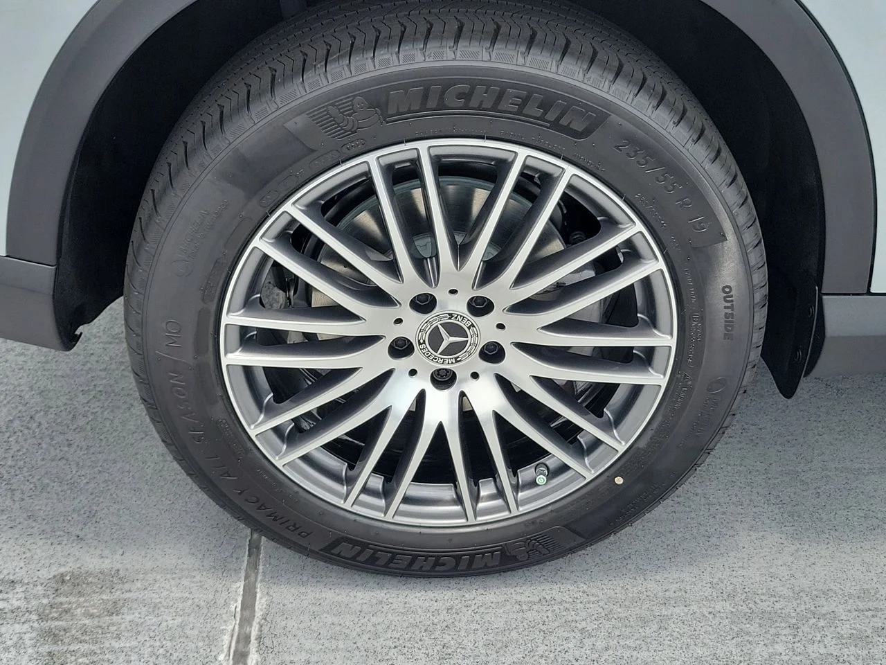 New 2026 MANUFAKTUR Alpine Grey Mercedes-Benz GLC 300 image 7