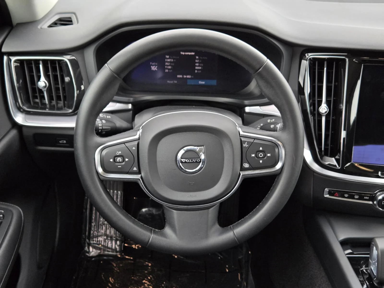 2024 Volvo S60 Core - Photo 27