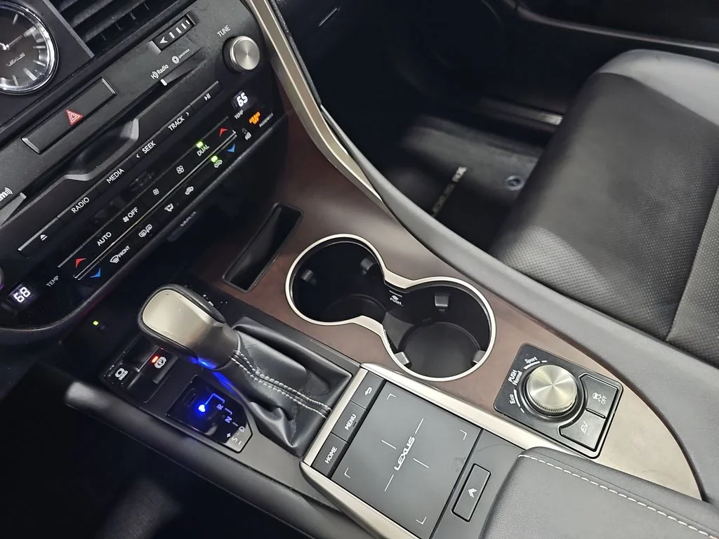 Used 2022 ATOMIC SILVER Lexus 450h image 27