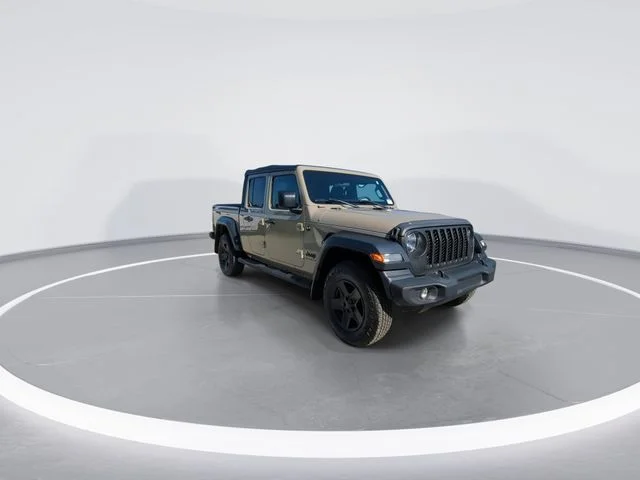 Used 2020 Beige Jeep Sport image 2