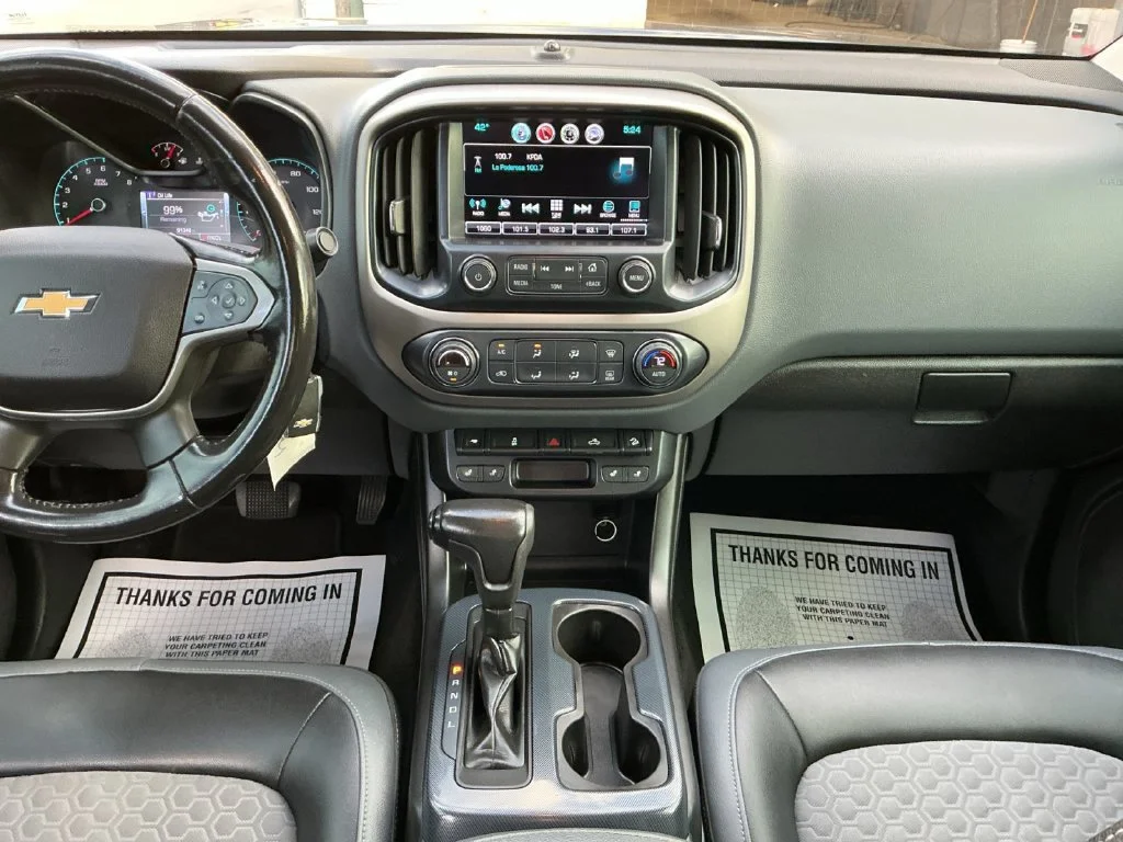 Used 2017 CYBER GRAY METALLIC Chevrolet 4WD Z71 image 26