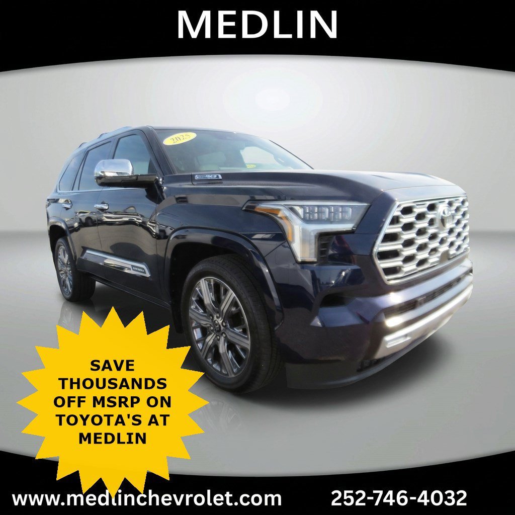 Used 2025  Toyota SR5 image 1