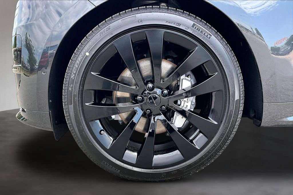 New 2026 Carpathian Grey LAND ROVER Dynamic SE image 12