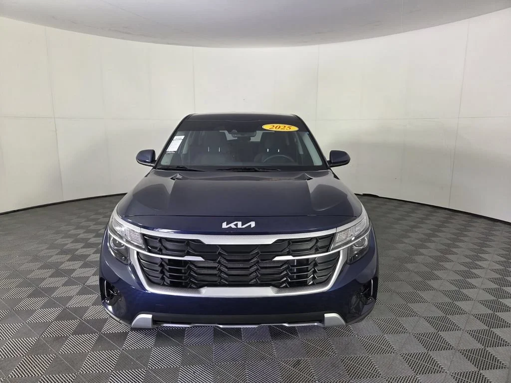 Used 2025 Dark Ocean Blue Kia LX image 4