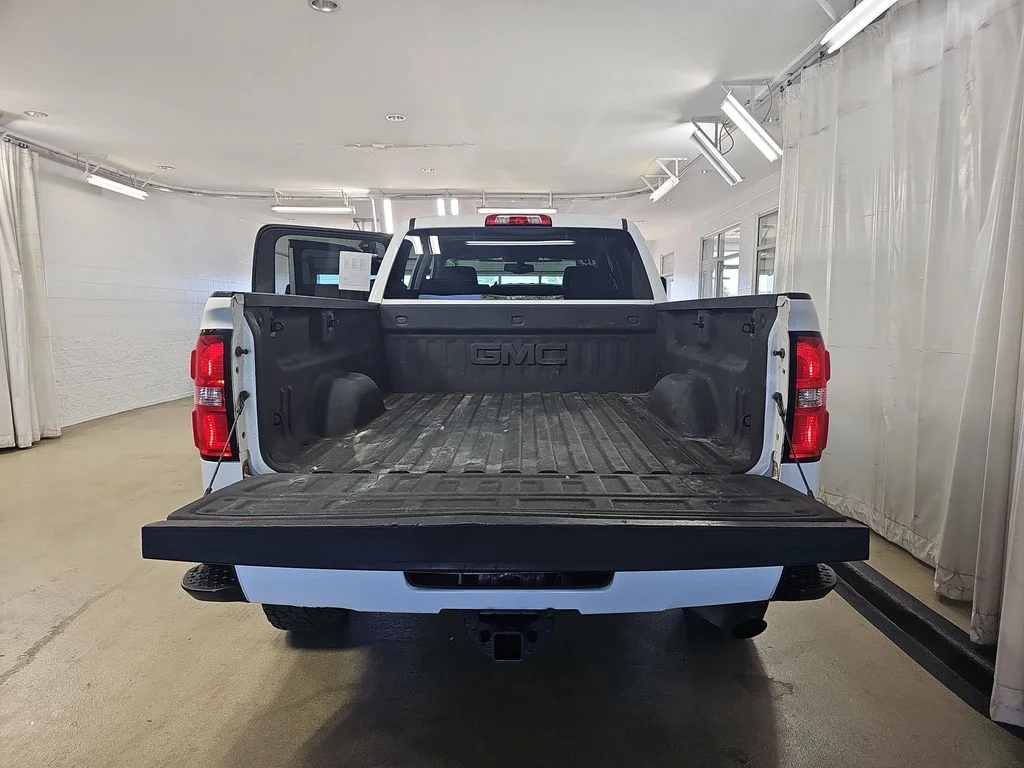 Certified Used 2018 White GMC SLT image 15