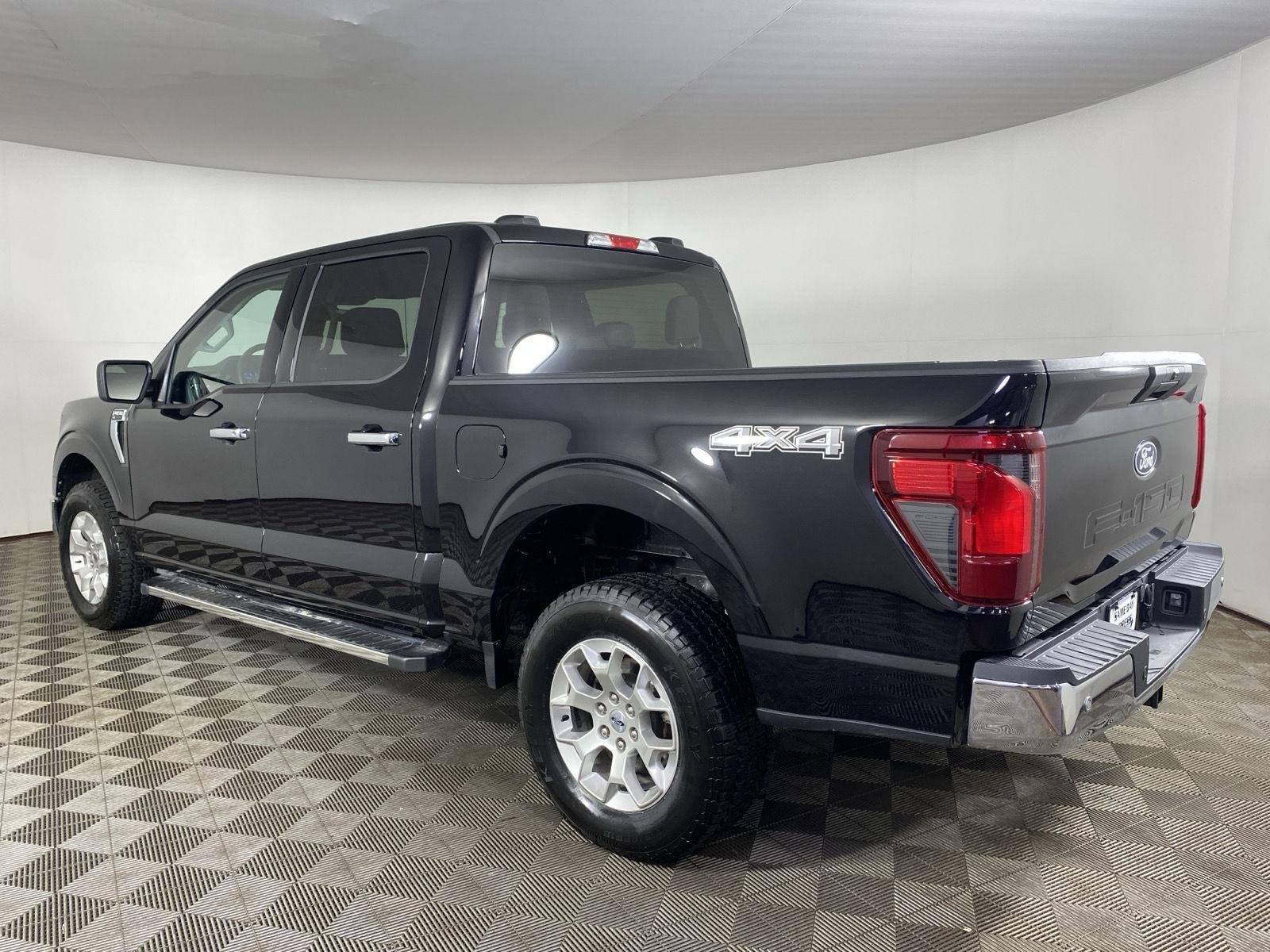 Used 2025 Agate Black Ford XLT image 5