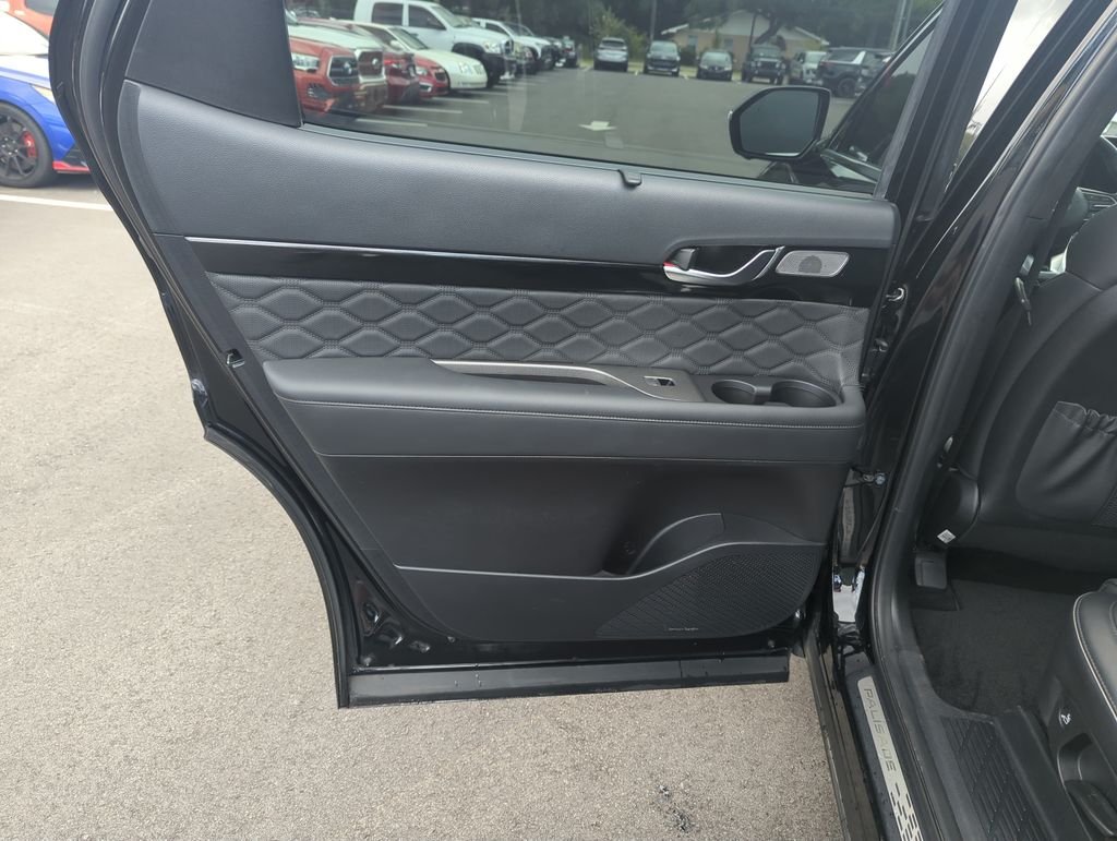 Used 2022 Black Hyundai Calligraphy image 29