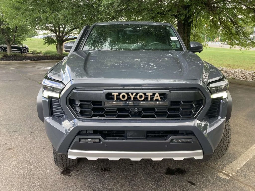 Used 2025  Toyota Trailhunter image 6