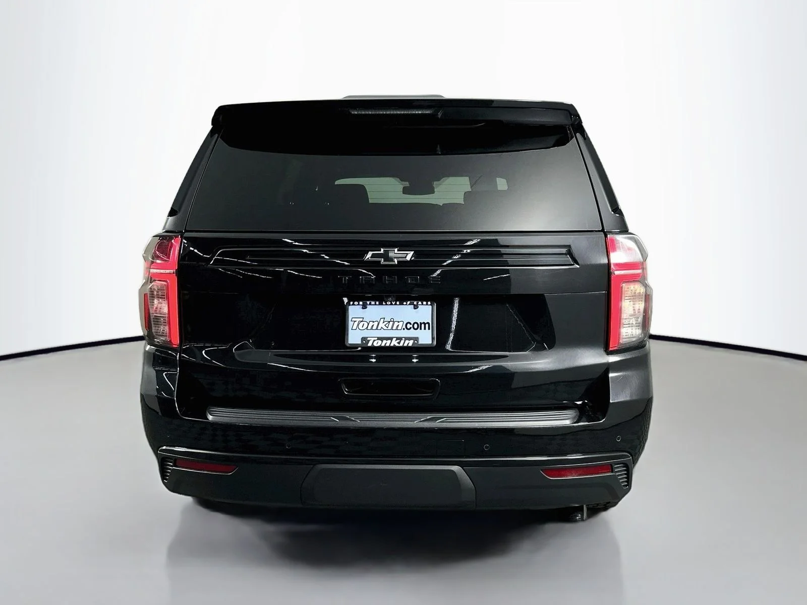 Used 2023 Black Chevrolet Z71 image 7
