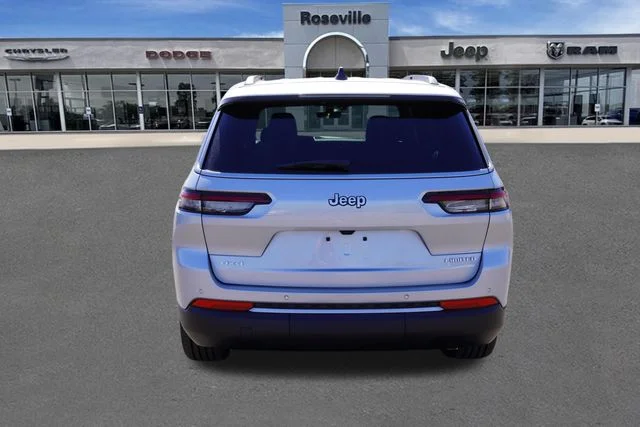 New 2026 Silver Jeep Limited image 4