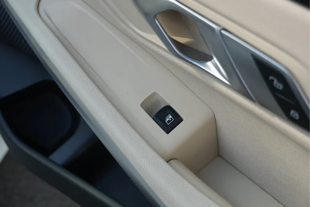 Used 2021 White BMW 330i xDrive image 17
