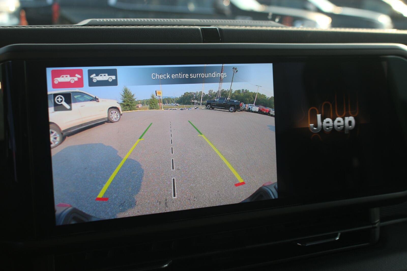 Used 2025 Green Jeep Rubicon image 24