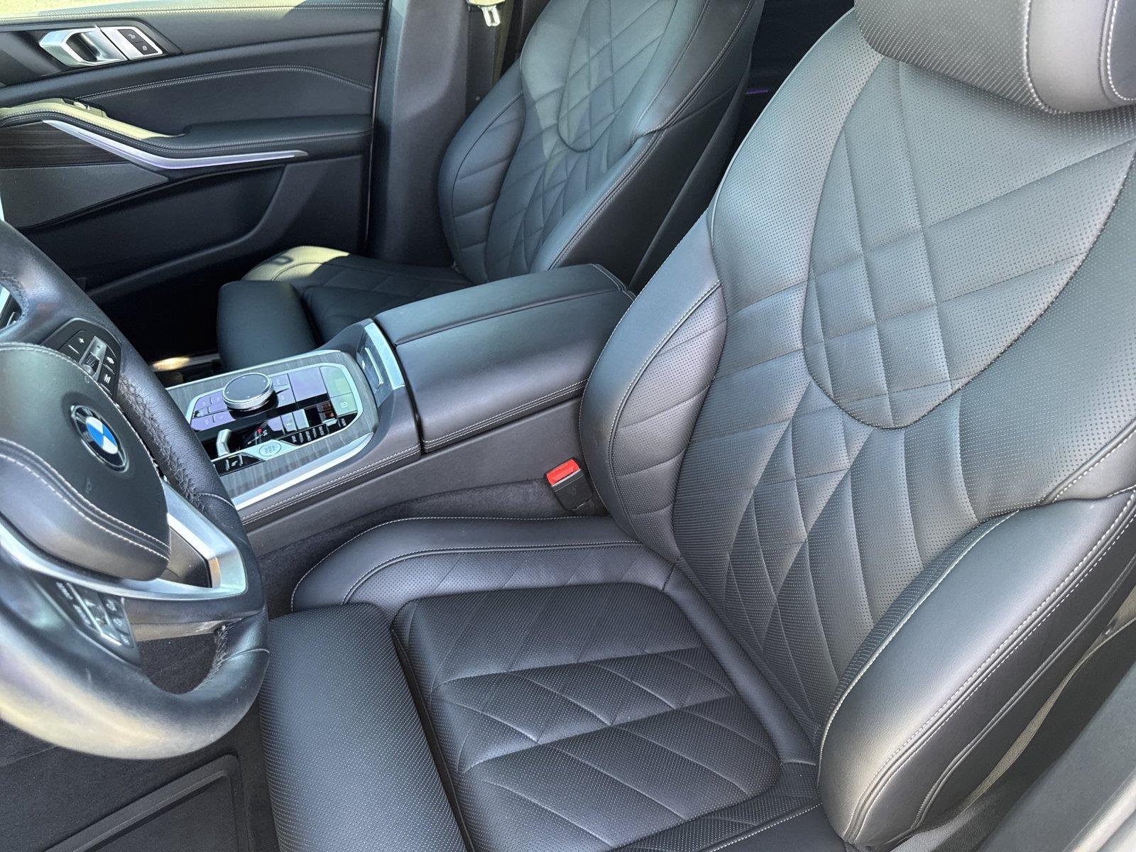 Used 2024 Mineral White Metallic BMW sDrive40i image 9