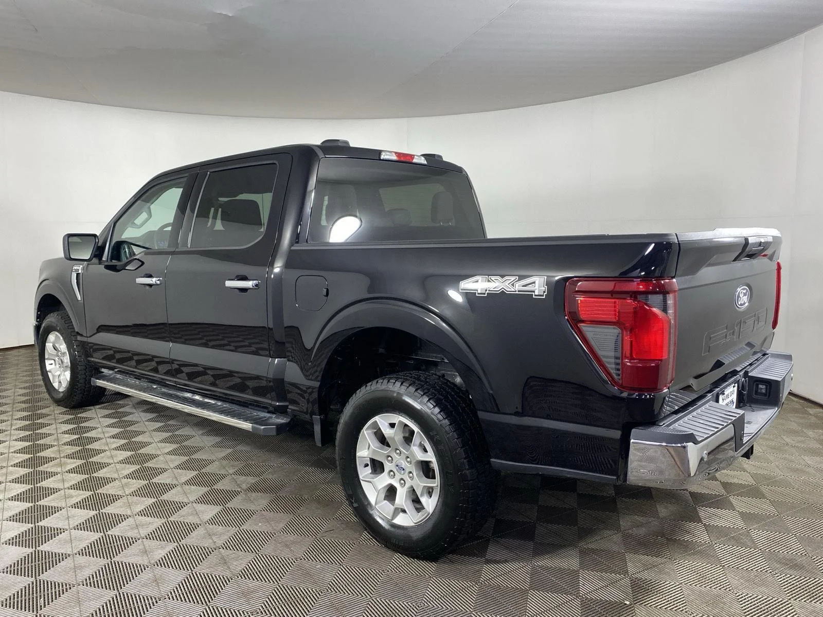 Used 2025 Agate Black Ford XLT image 5