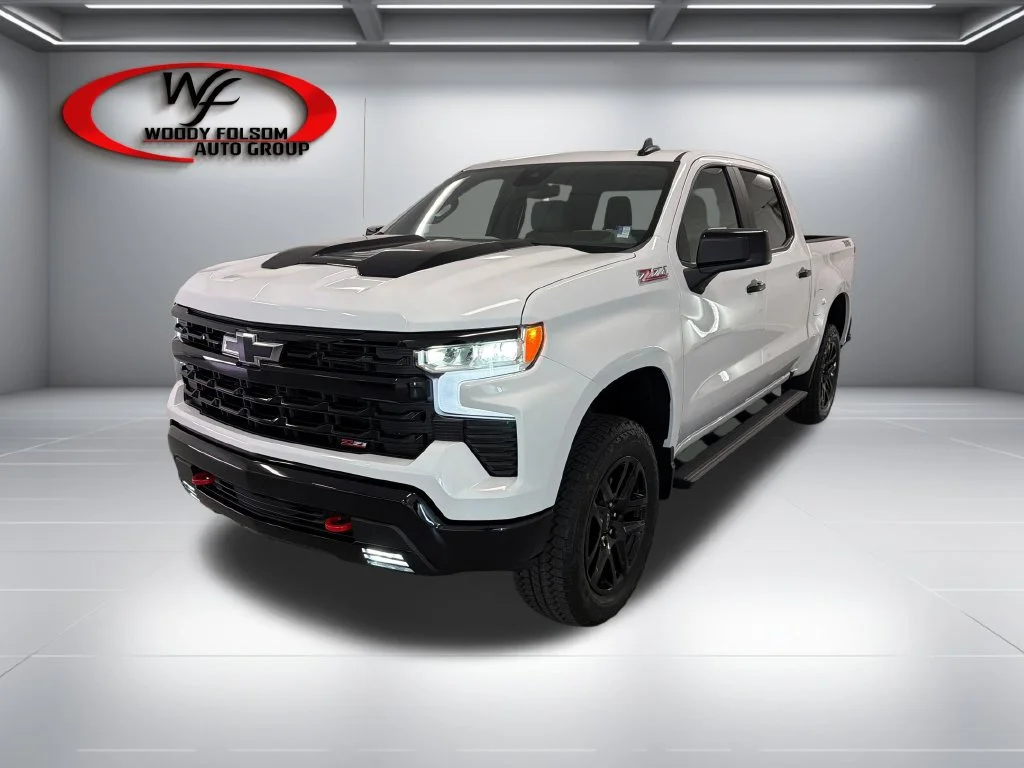 New 2026 Summit White Chevrolet LT Trail Boss image 3