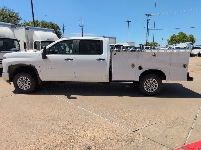 New 2026 Summit White Chevrolet WT image 24