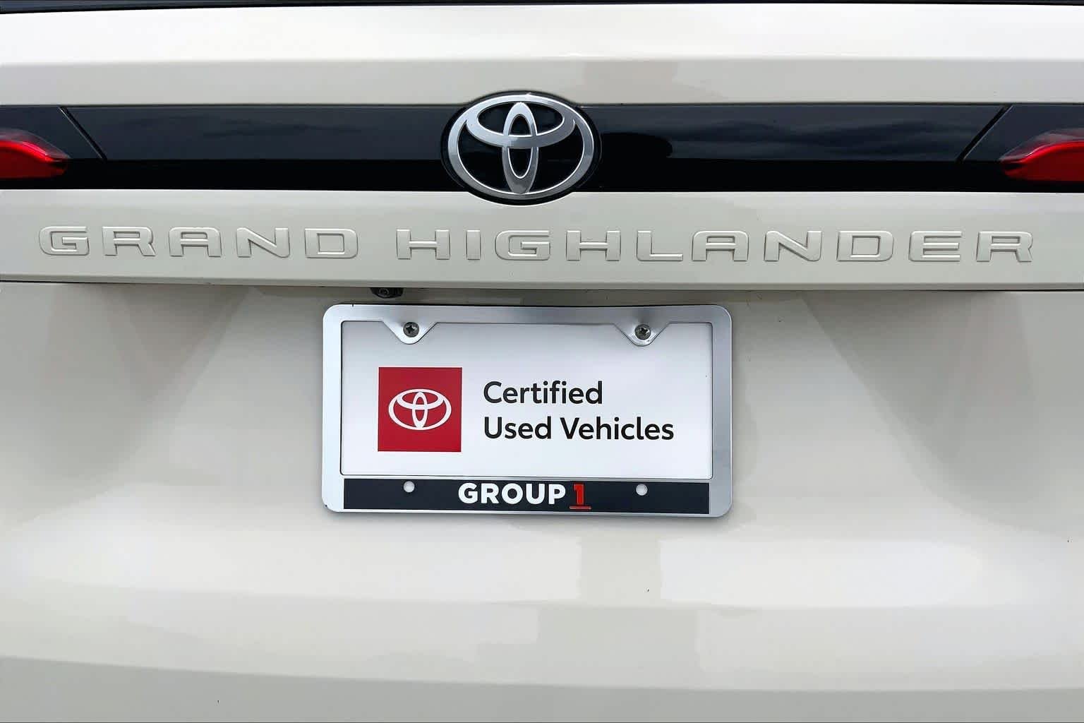 Used 2024 Coastal Cream Toyota Limited image 10