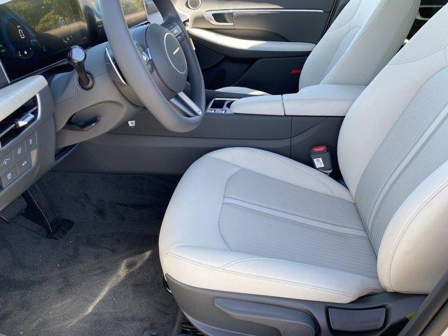 New 2026 Aero Silver Hyundai Blue image 16