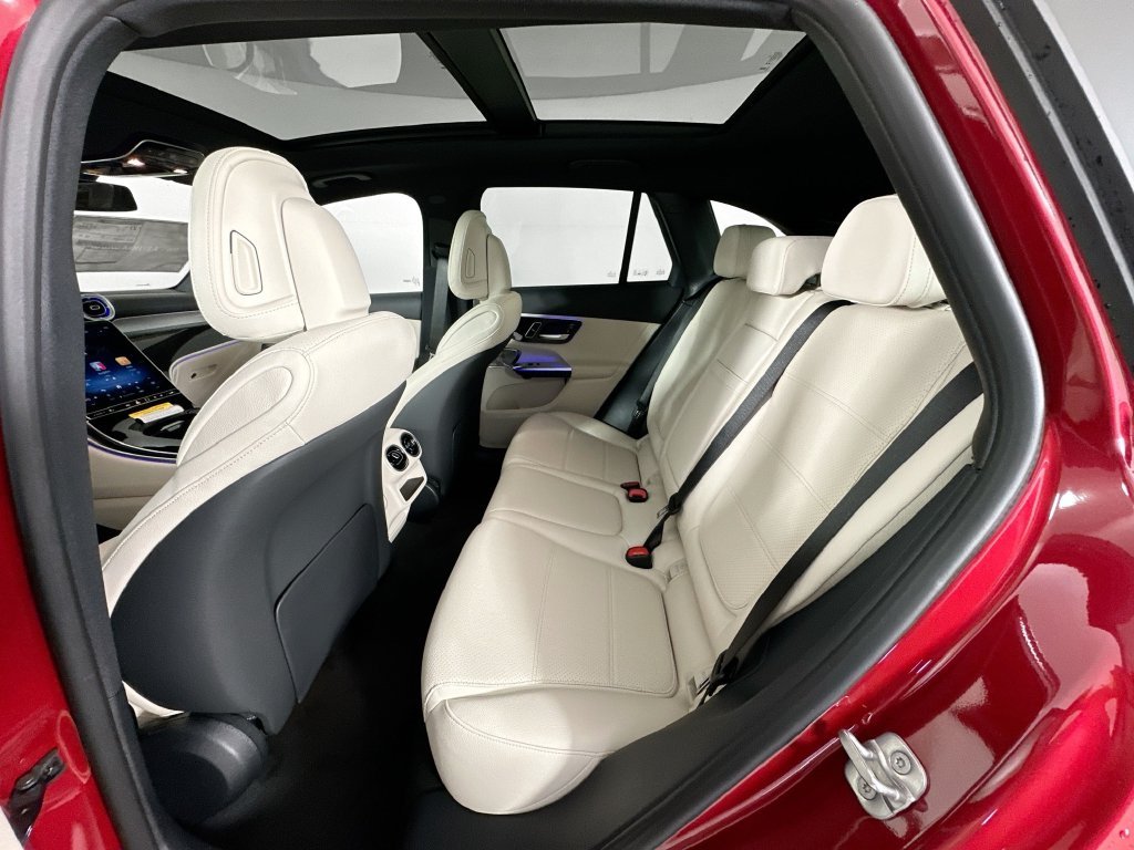 New 2026 MANUFAKTUR Patagonia Red Metallic Mercedes-Benz GLC 300 image 26