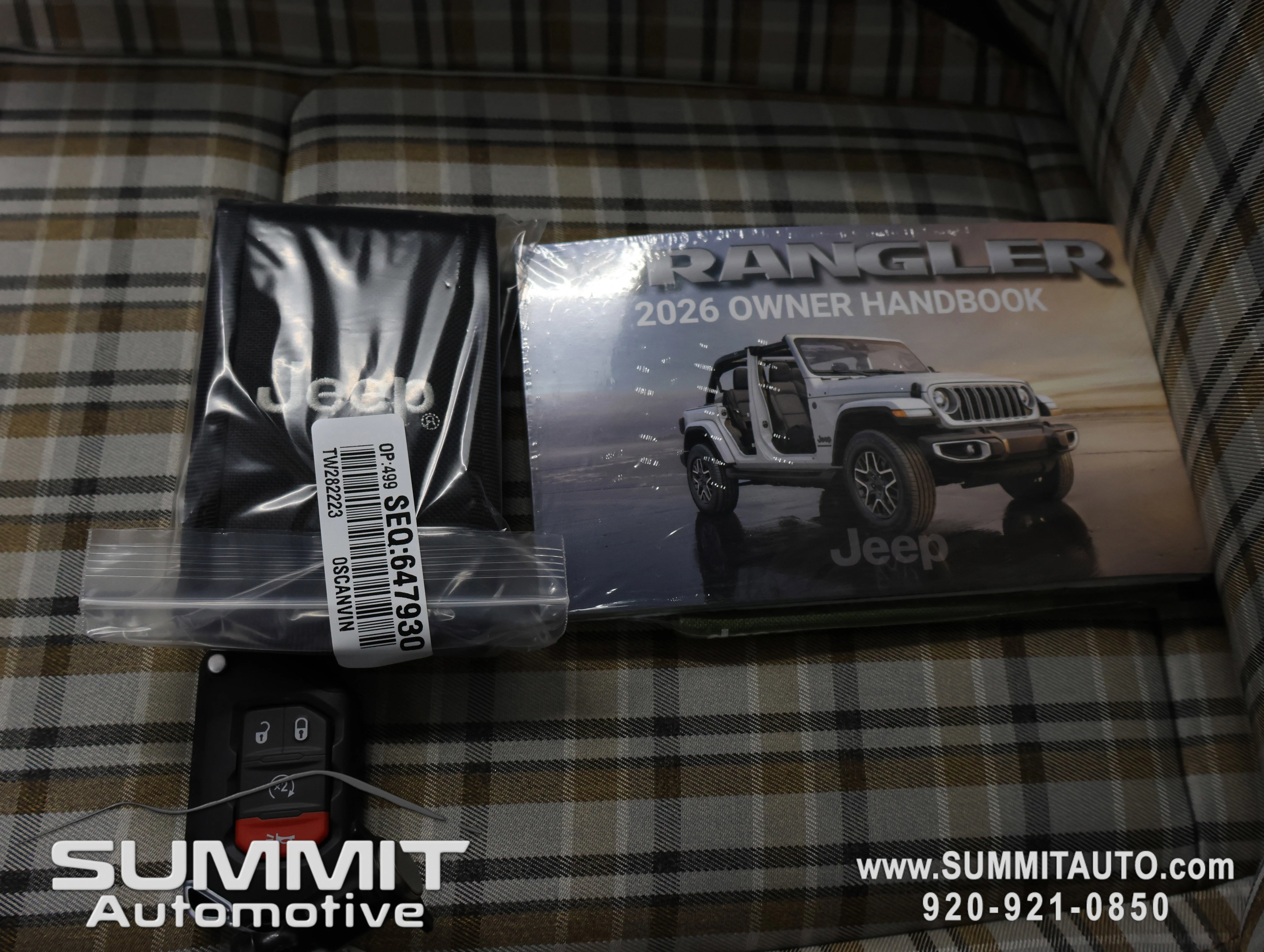 New 2026 Bright White Clear-Coat Exterior Paint Jeep 85th Anniversary Edition image 60