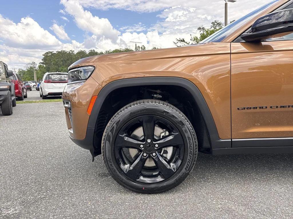 New 2026 Copper Shino Metallic Clear-Coat Exterior Paint Jeep Limited image 13