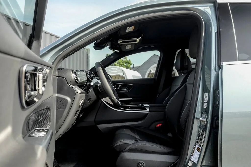 New 2026 Verde Silver Metallic Mercedes-Benz GLC 300 image 43