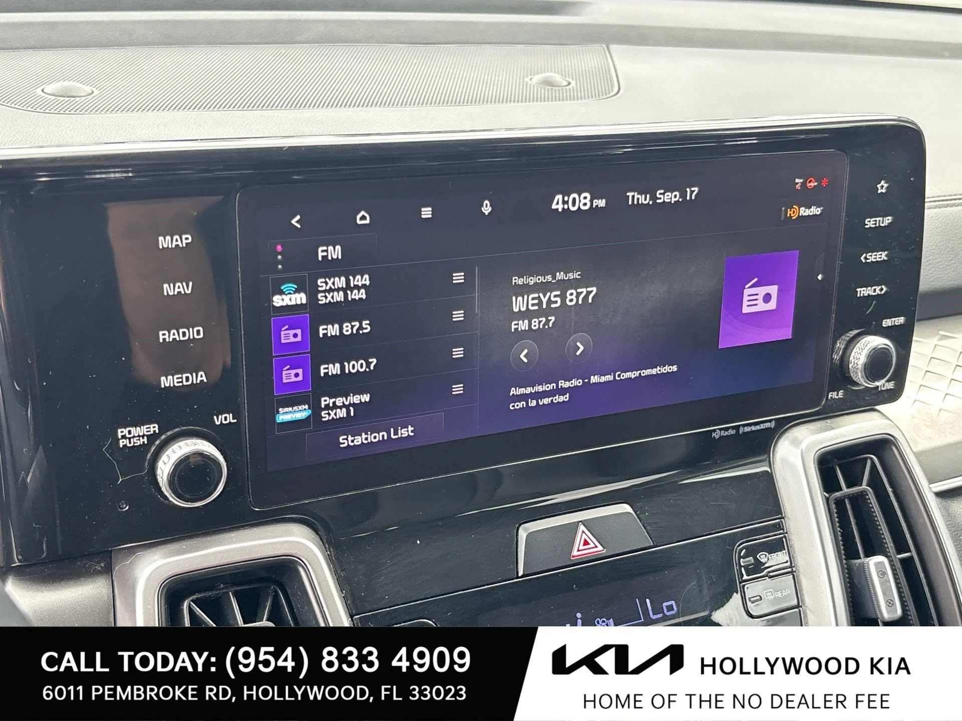 Used 2022 Everlasting Silver Kia S image 12