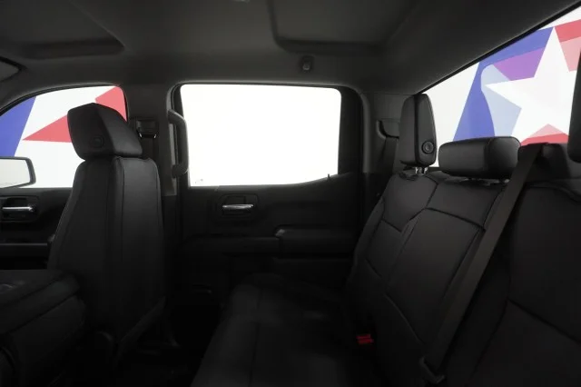 New 2026 Summit White Chevrolet WT image 21