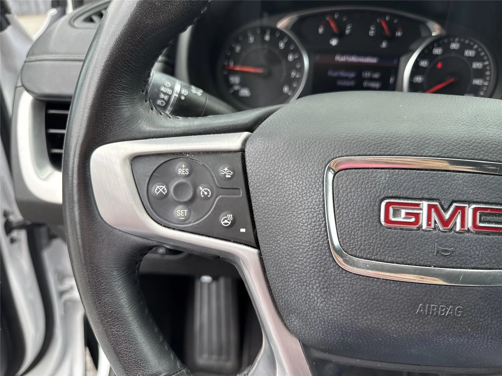Used 2022 Summit White GMC SLT image 23