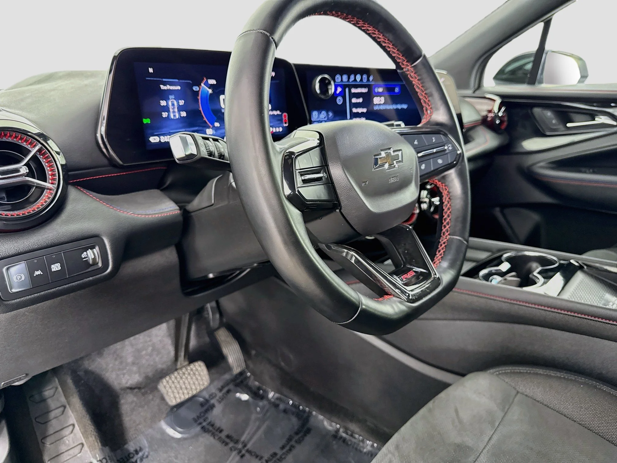 Used 2024 Summit White Chevrolet RS image 11