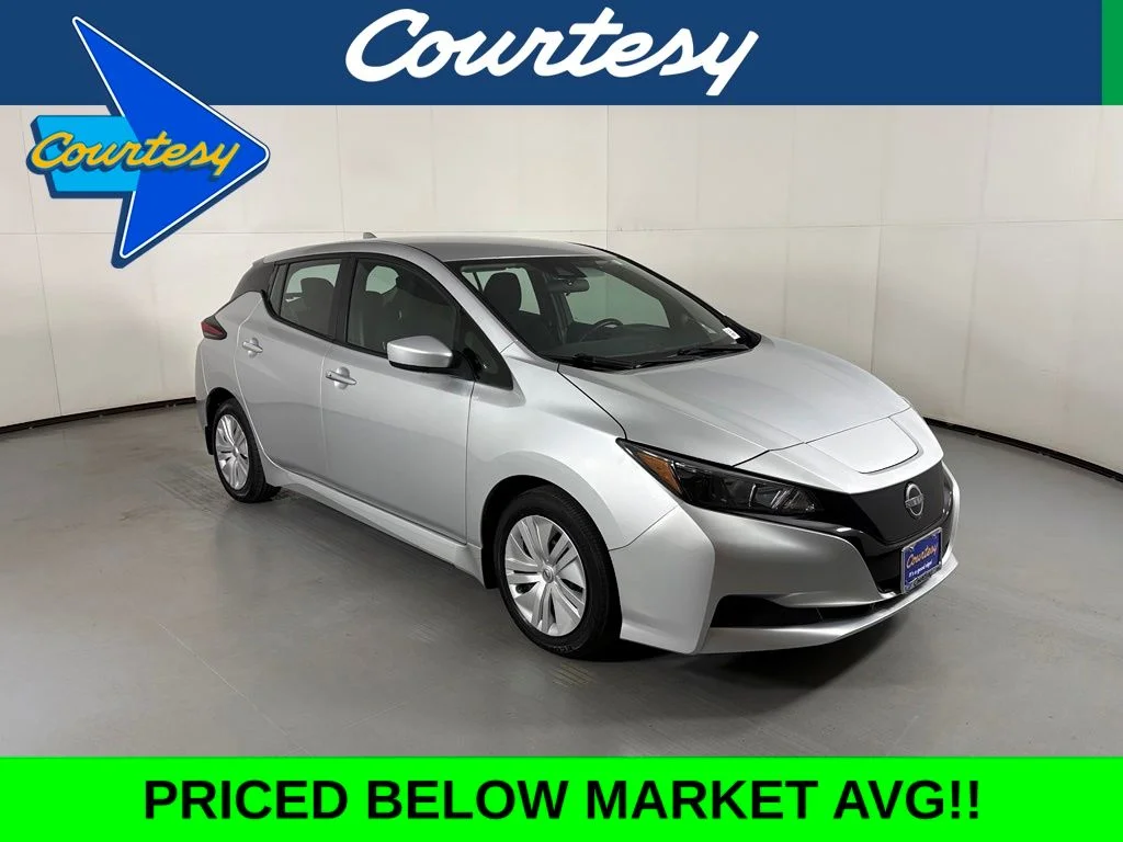 Used 2025 Silver Nissan S image 1