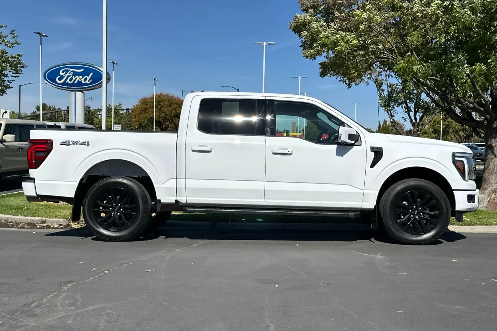 Certified Used 2026 Oxford White Clearcoat Ford LARIAT image 8
