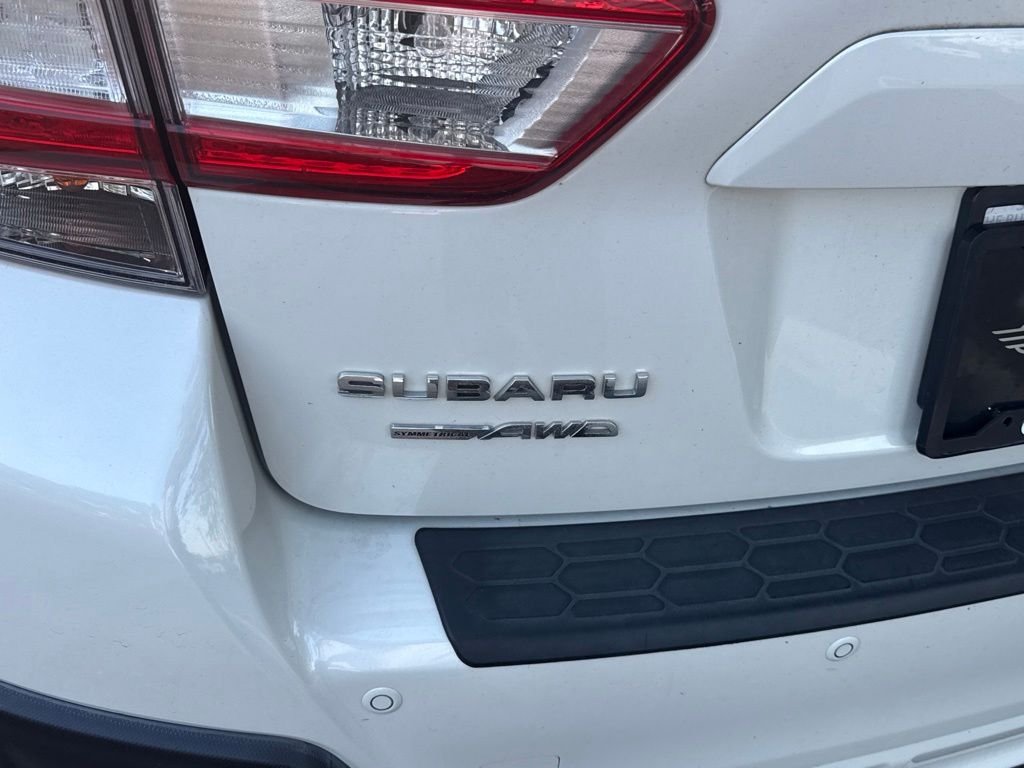 Used 2019 Crystal White Pearl Subaru 2.0i Limited image 7