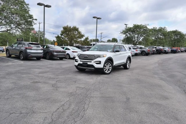 Used 2021 White Ford Limited image 6