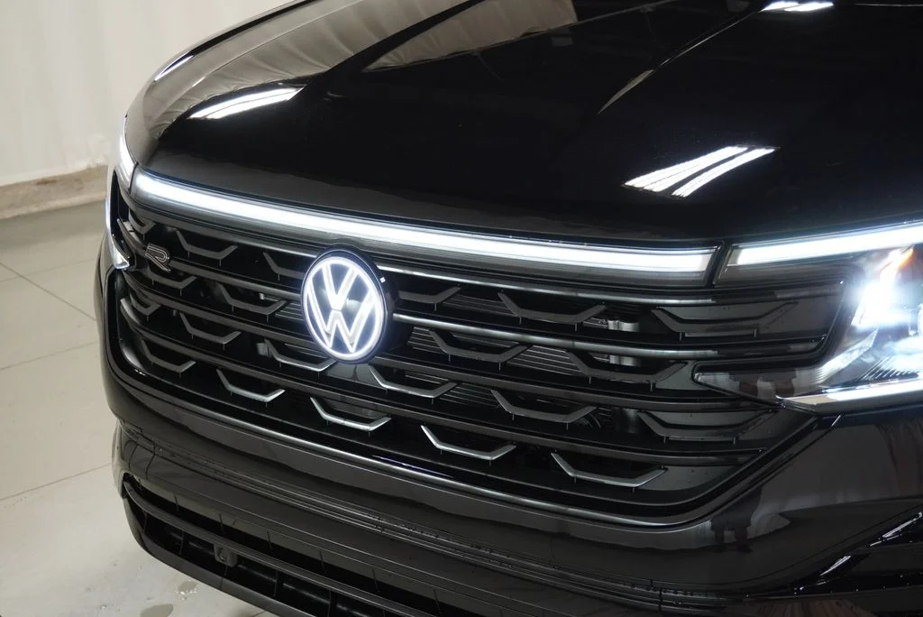 New 2026 Deep Black Volkswagen 2.0T SEL R-Line Black image 36