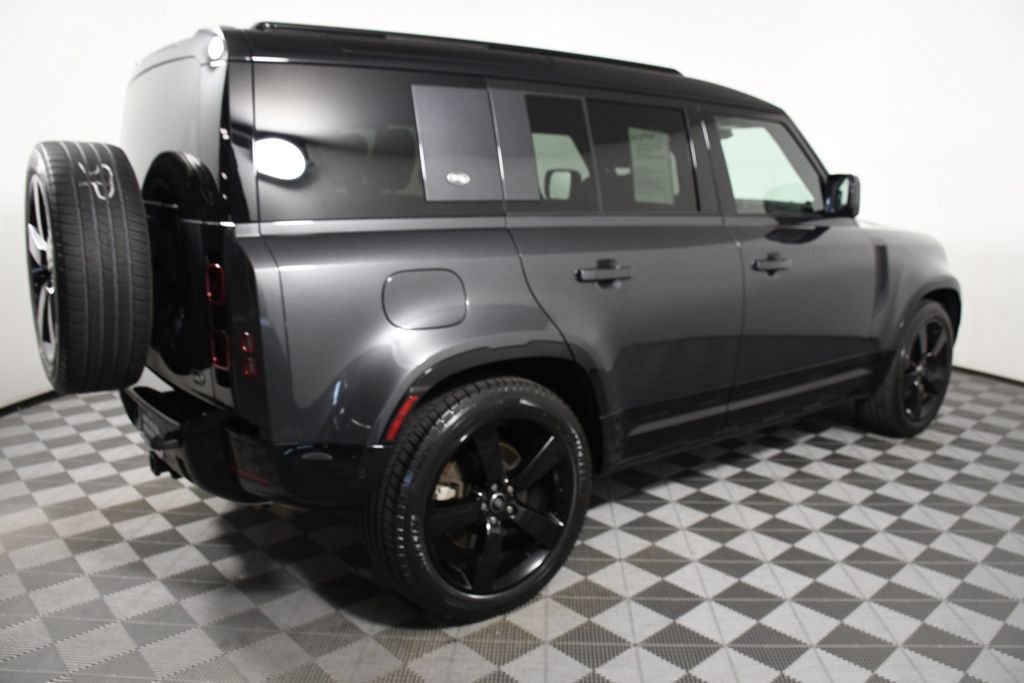 Used 2023 Carpathian Gray Premium Metallic Land Rover X-Dynamic SE image 7