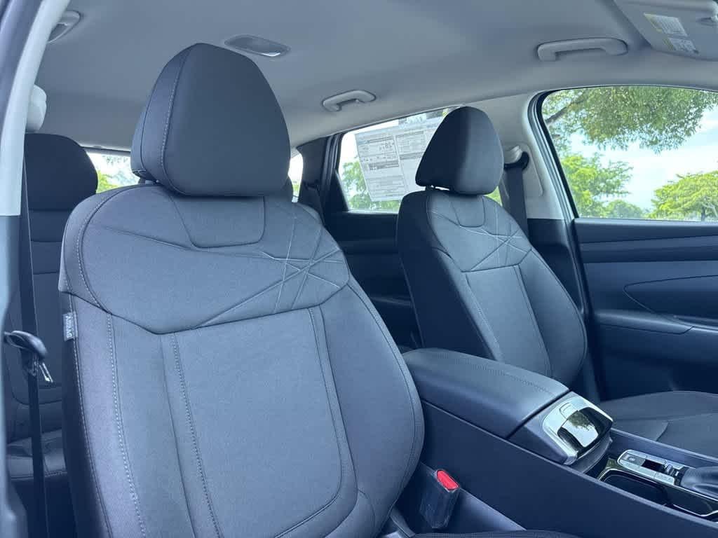 New 2026 Shimmering Silver Hyundai SE FWD image 27