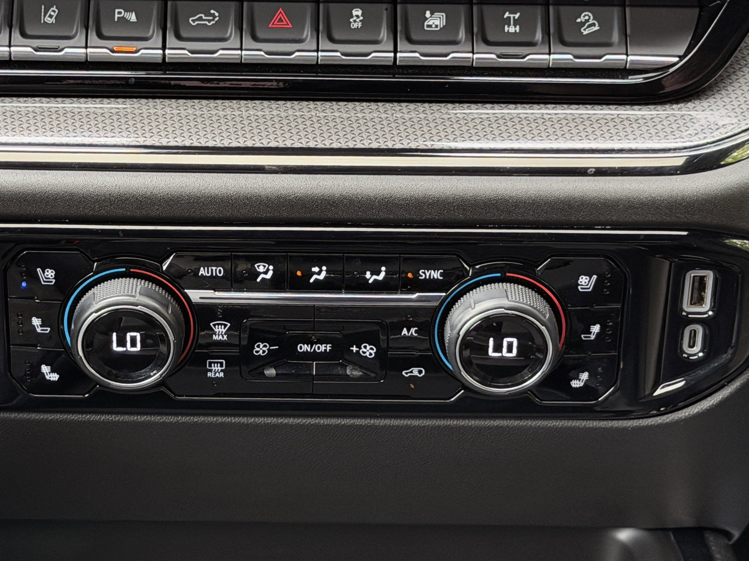 Used 2024 Sterling Gray Metallic Chevrolet ZR2 image 27
