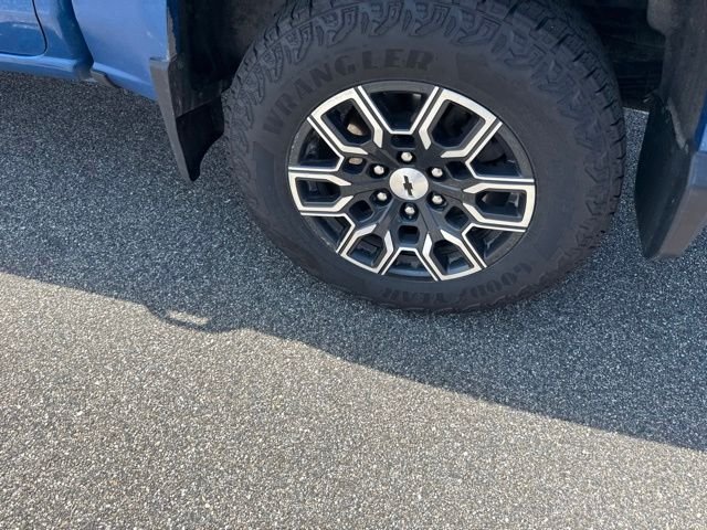 Used 2023 Blue Chevrolet Z71 image 27