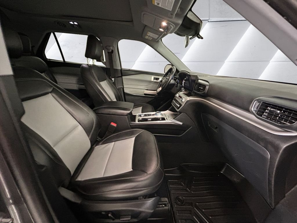Used 2022 Gray Ford XLT image 13