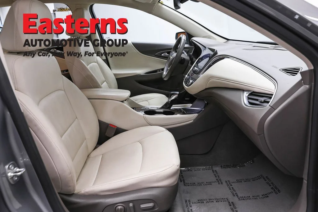 Used 2024 Gray Chevrolet LT image 26