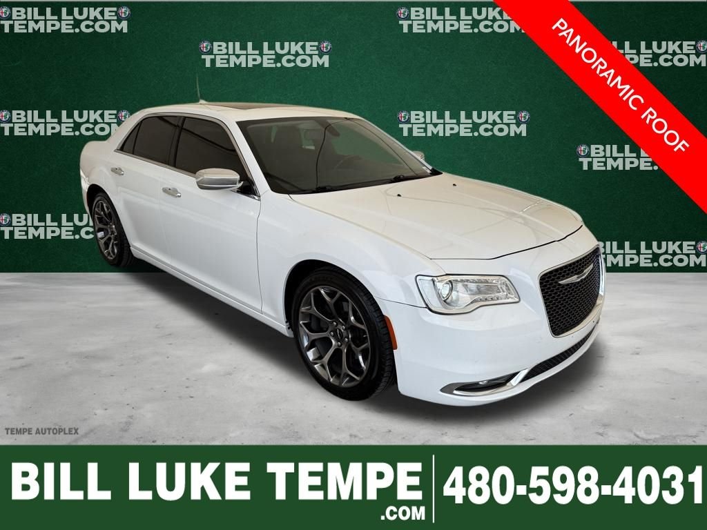 2019 Chrysler 300 Limited's photo